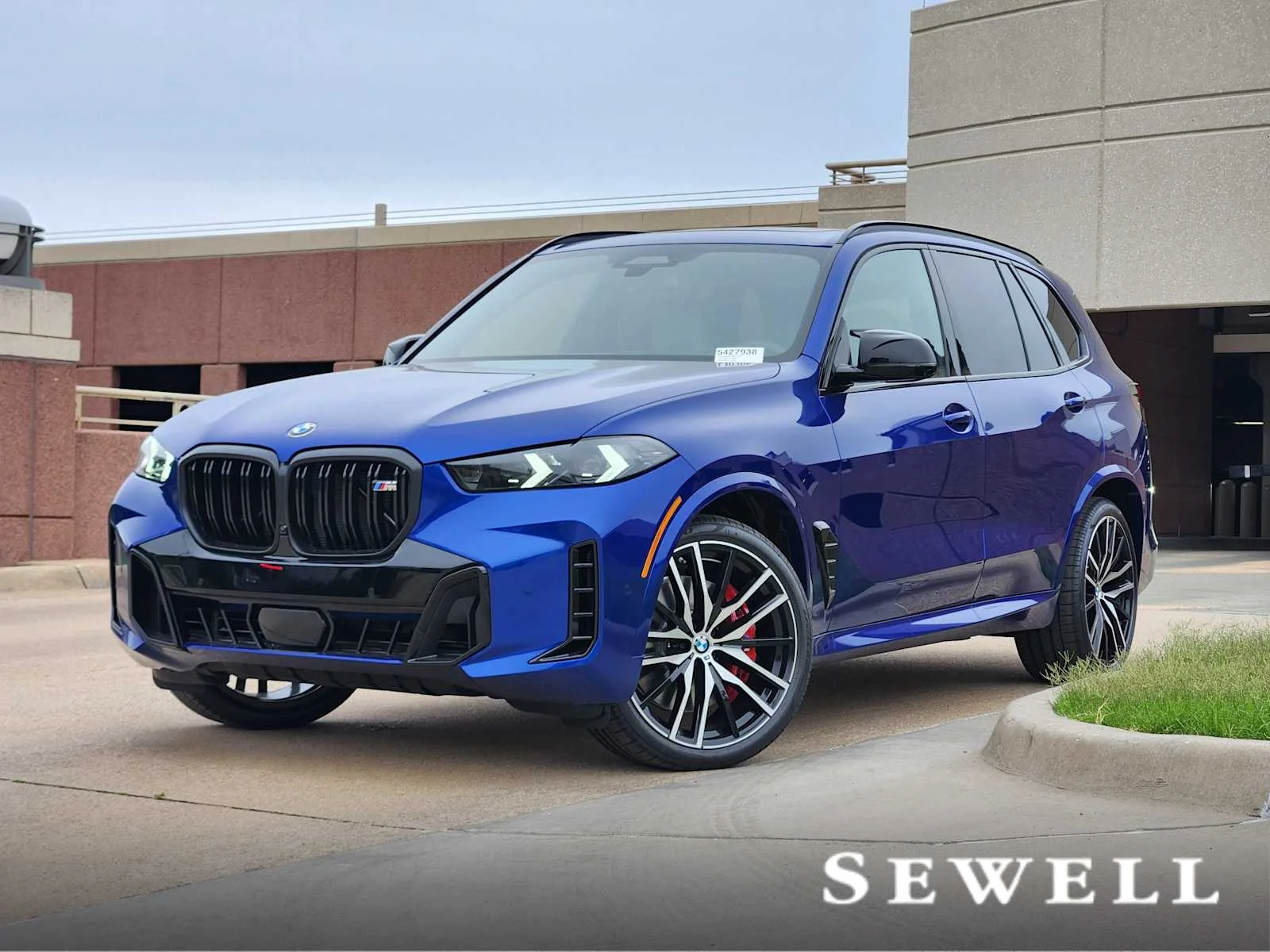 2026 BMW X5 M60i's photo