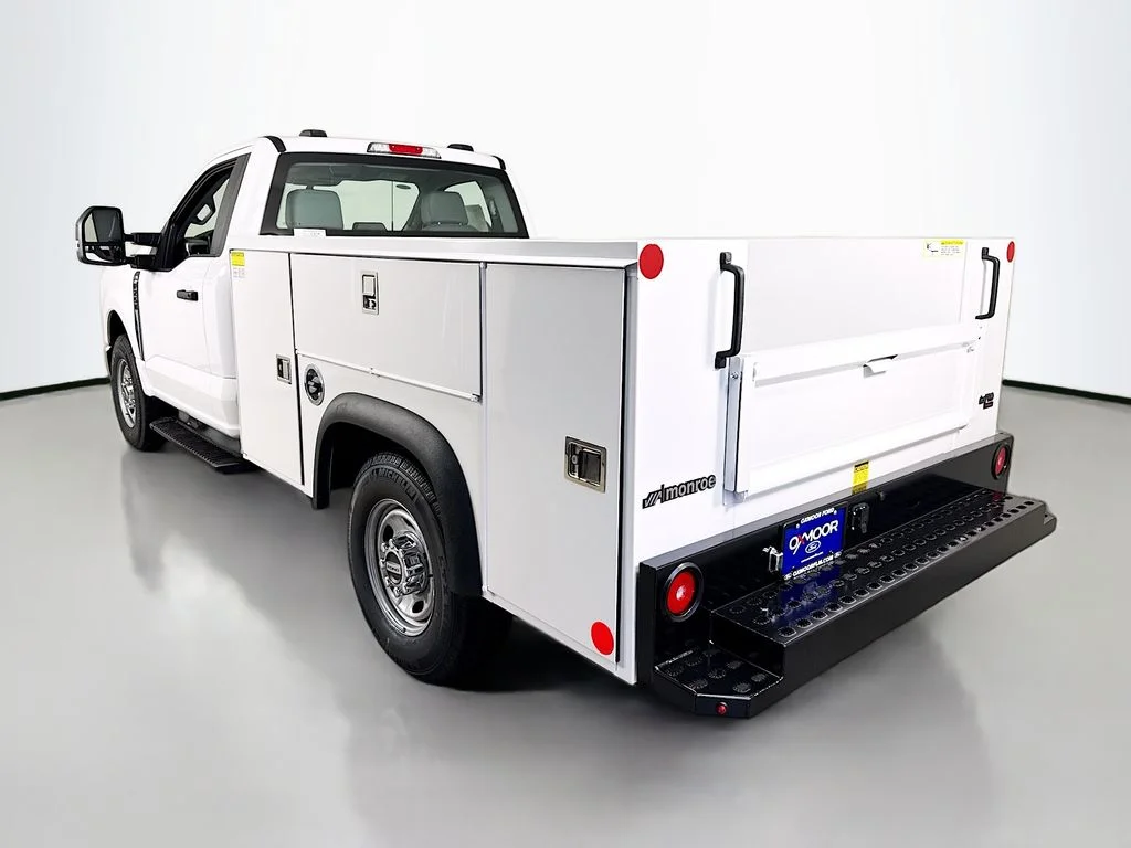 New 2026 Oxford White Ford XL image 5