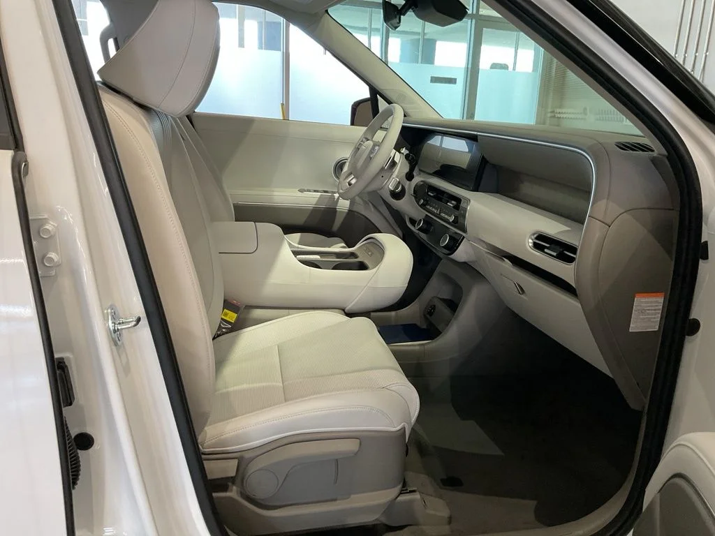 New 2026 White Hyundai SEL image 28