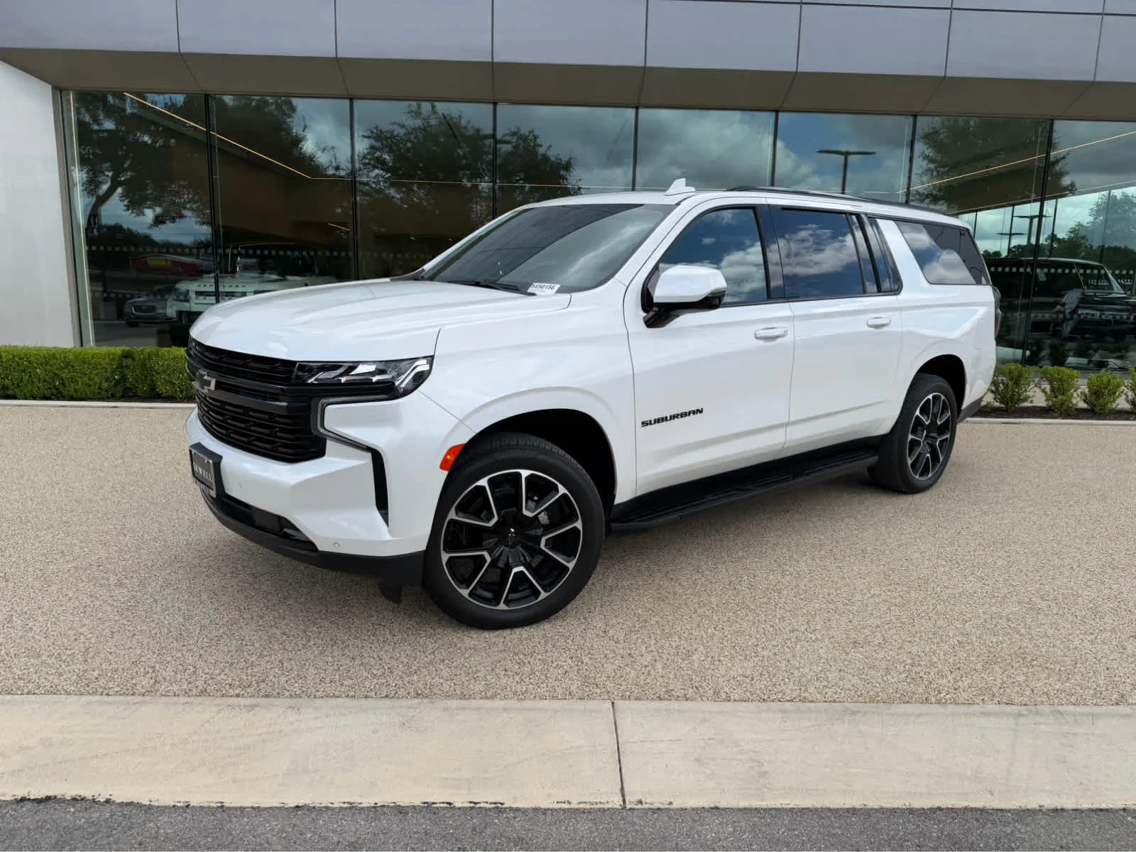 2024 Chevrolet Suburban RST