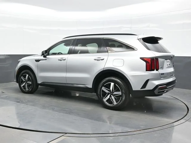 Used 2021 Silver Kia EX image 3