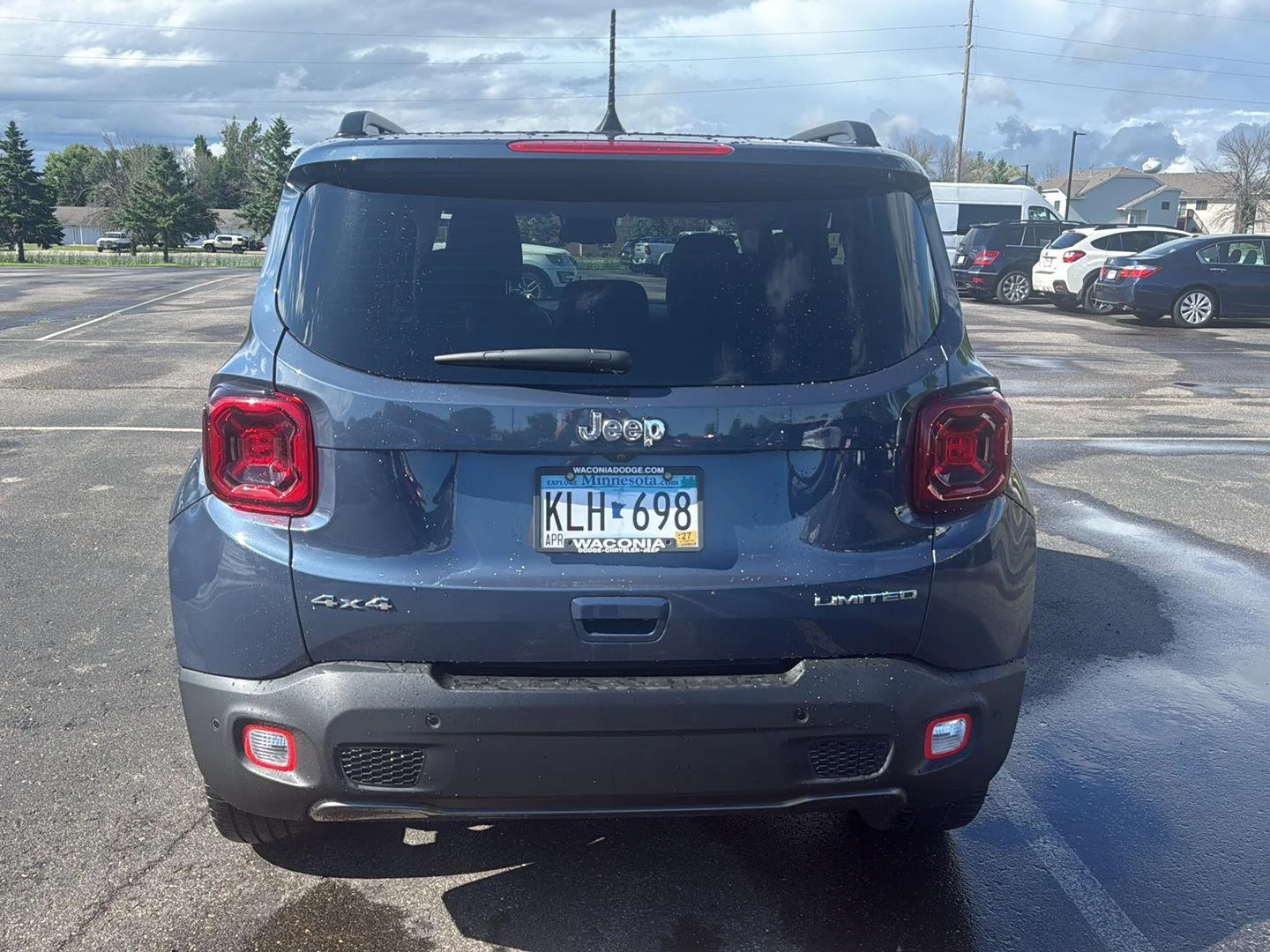 Used 2023 Slate Blue Pearlcoat Jeep Limited image 4