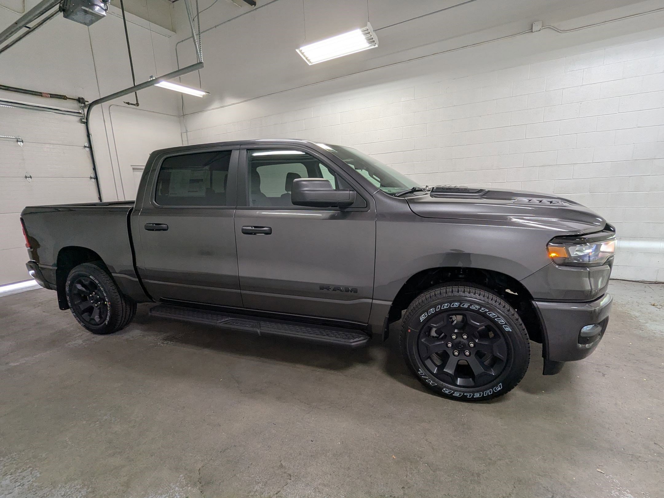 New 2026 Granite Crystal Metallic Clear-Coat Exterior Paint RAM Express image 3