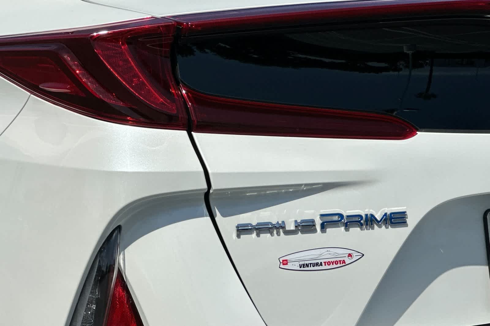Certified Used 2018 Blizzard Pearl Toyota Advanced image 24