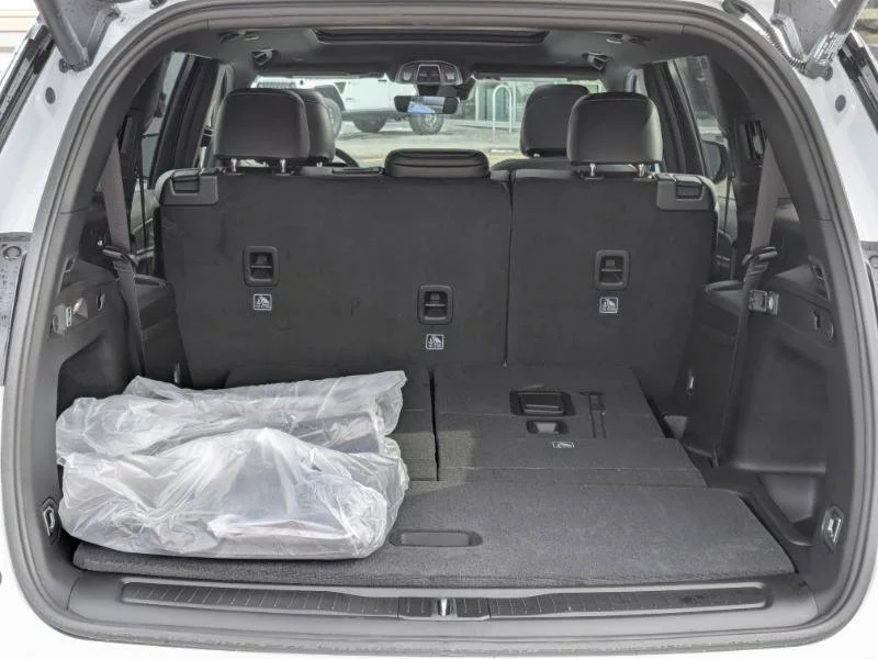 New 2025 White Jeep Limited - - 4x4 - Second row heated seats - Dual Pano Sunroof - Int FAM CAM & More! image 31