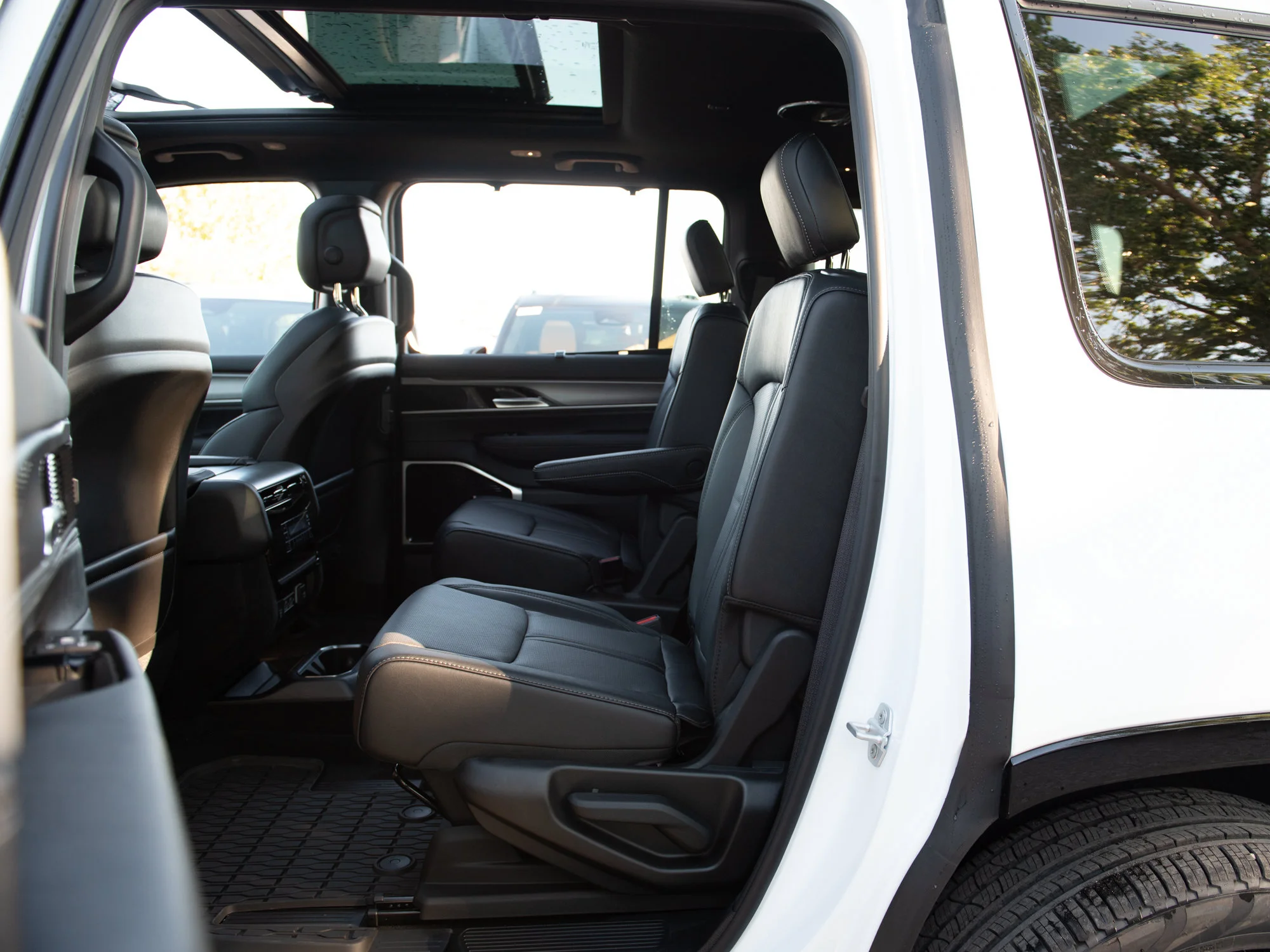 New 2026 White Jeep Limited Reserve* image 23