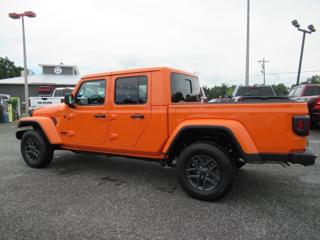 2025 Jeep Gladiator Sport S photo 4