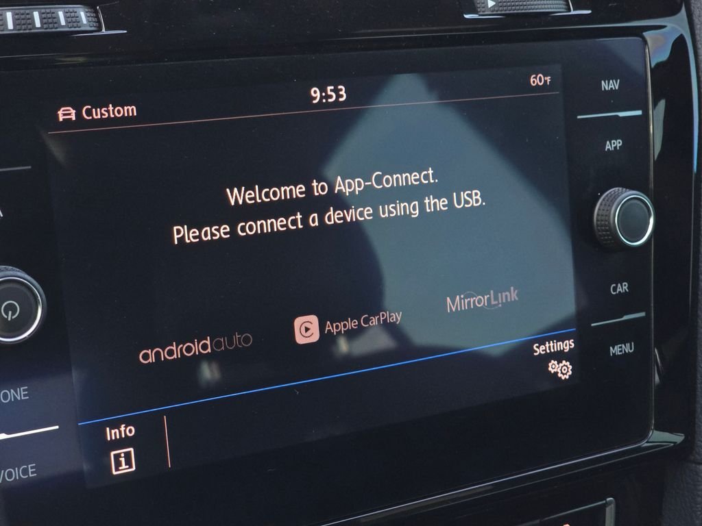 Used 2018  Volkswagen DCC & Navigation 4Motion image 30