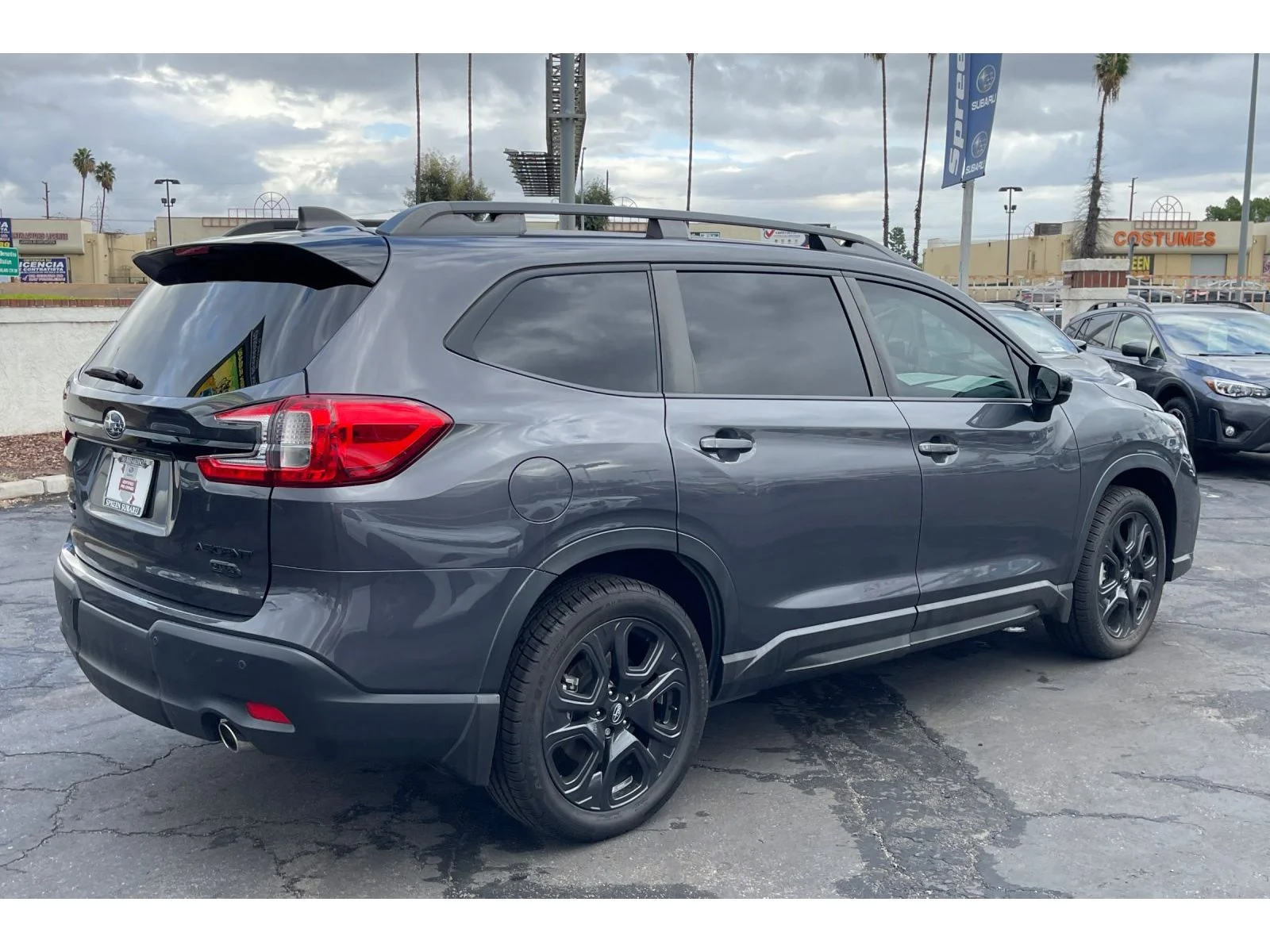 Used 2024 Magnetite Gray Metallic Subaru Onyx Edition image 5