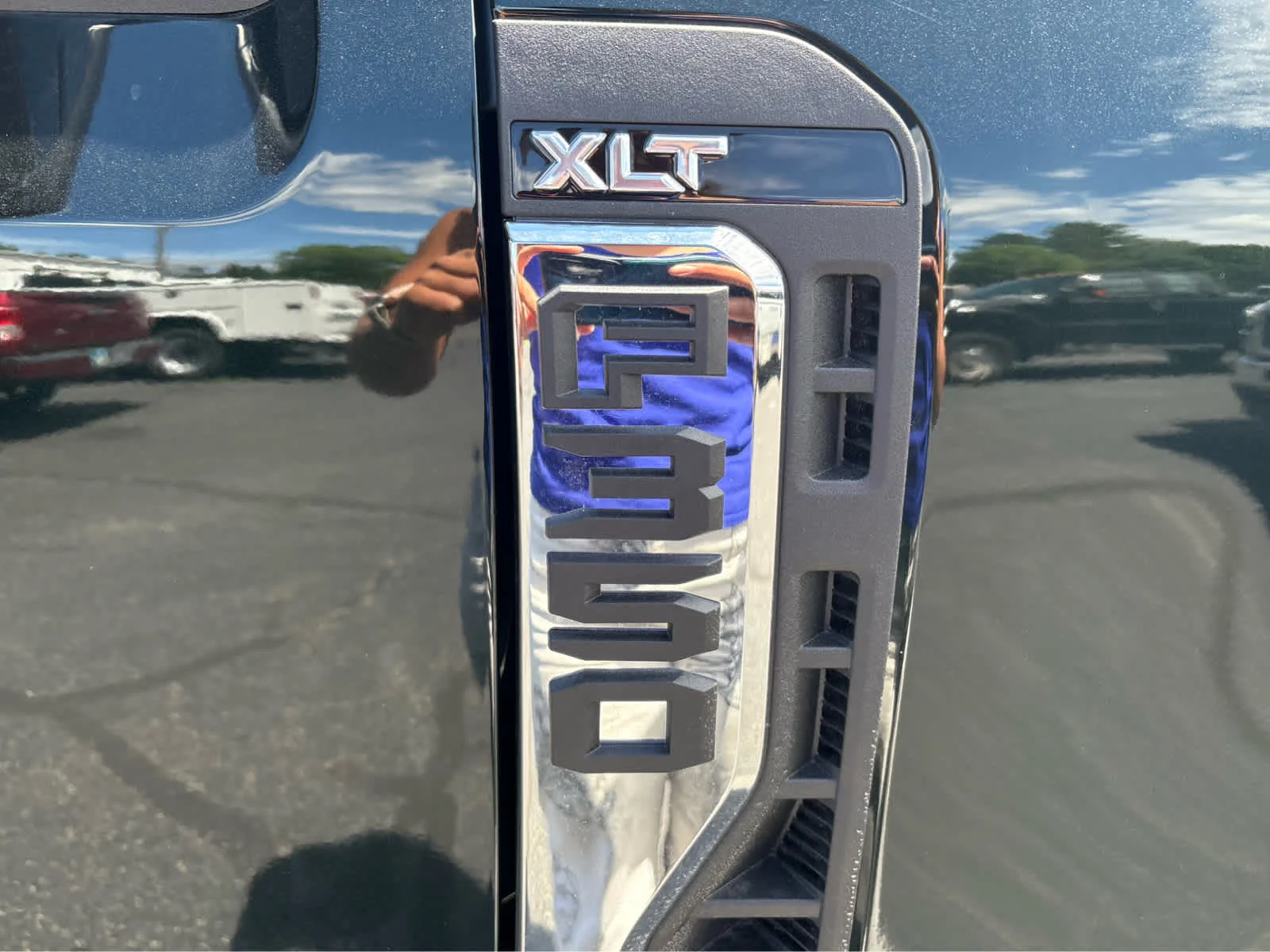 2025 Ford F-350 Super Duty Chassis Cab XLT - Photo 11