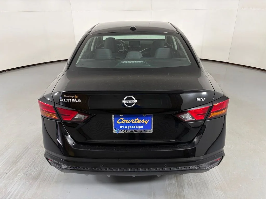 Used 2024 Black Nissan 2.5 SV image 7
