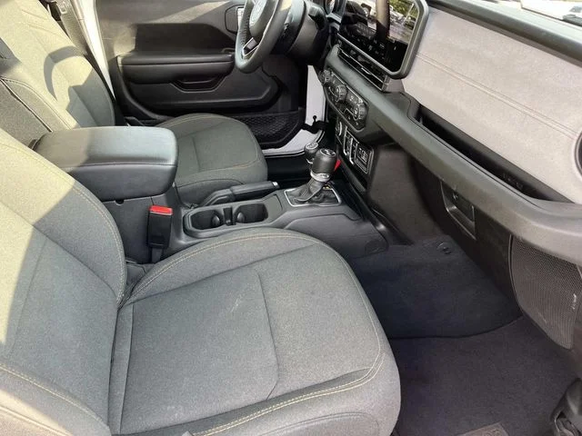 Used 2025 White Jeep Sport S image 23