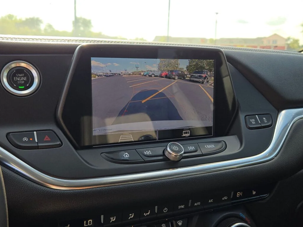 Used 2022 White Chevrolet LT image 29