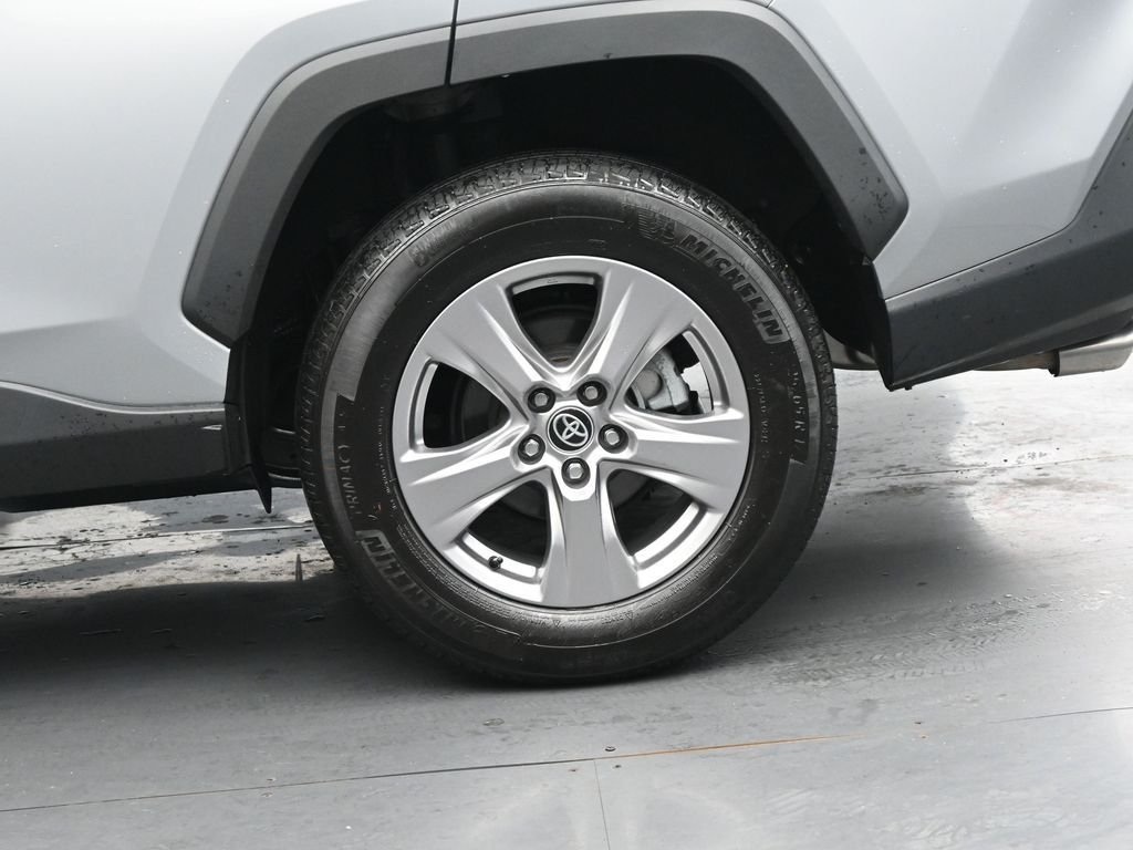 2023 Toyota RAV4 XLE - Photo 13