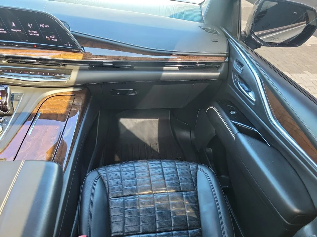 Used 2021 Steel Metallic Cadillac Sport Platinum image 17
