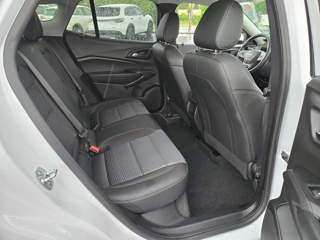 Used 2025 White Chevrolet LT image 18