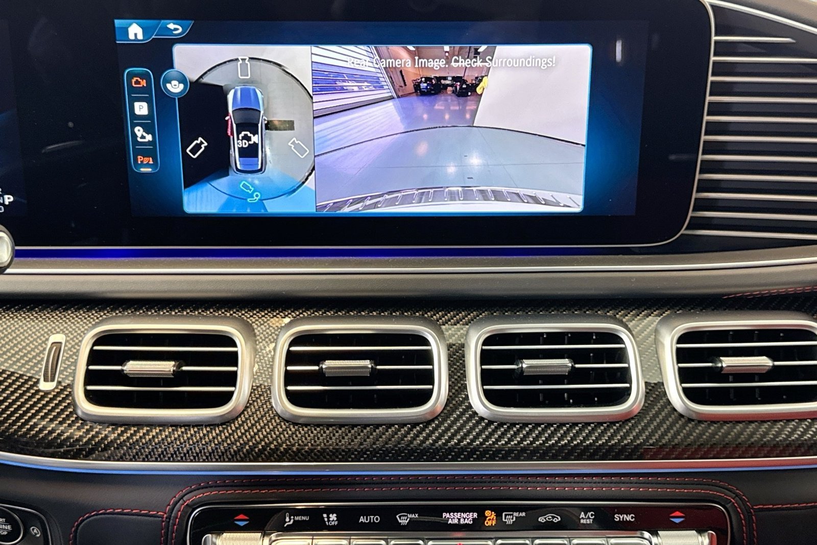 New 2026 MANUFAKTUR Moonlight White Metallic Mercedes-Benz AMG® GLE 63 S image 13
