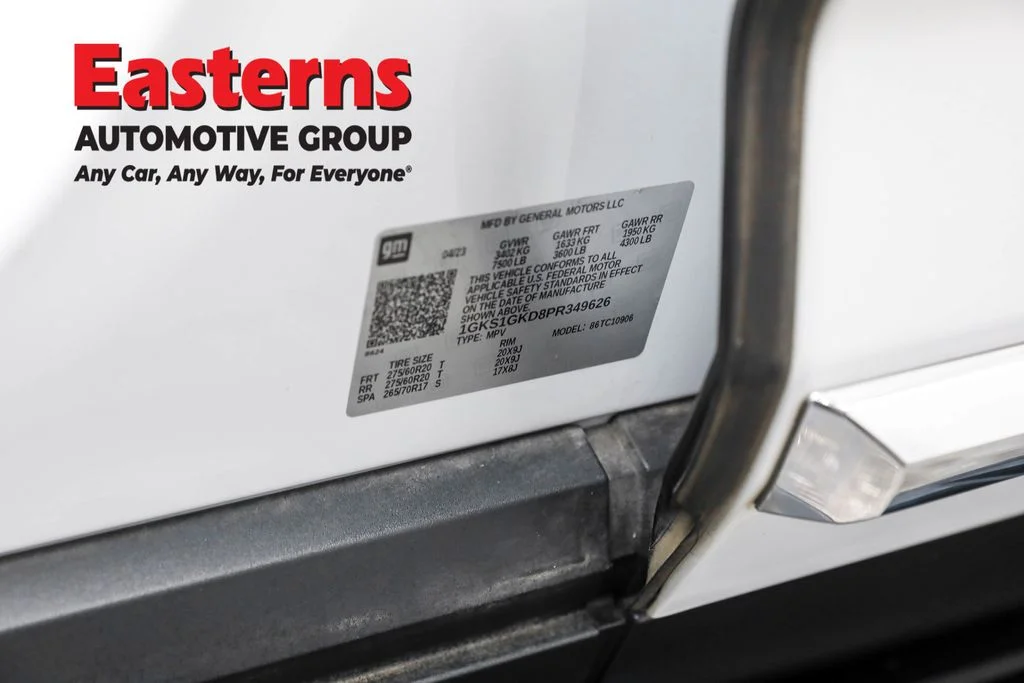 Used 2023 White GMC SLT image 39