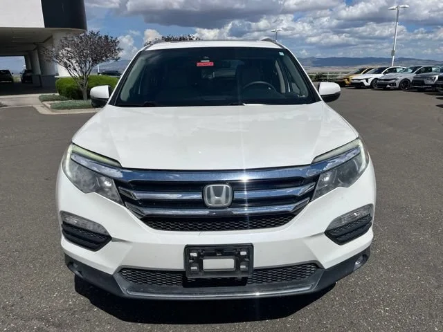 Used 2018 Diamond White Pearl Honda Touring image 3