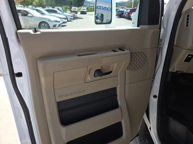 Used 2013 White Ford Base image 9