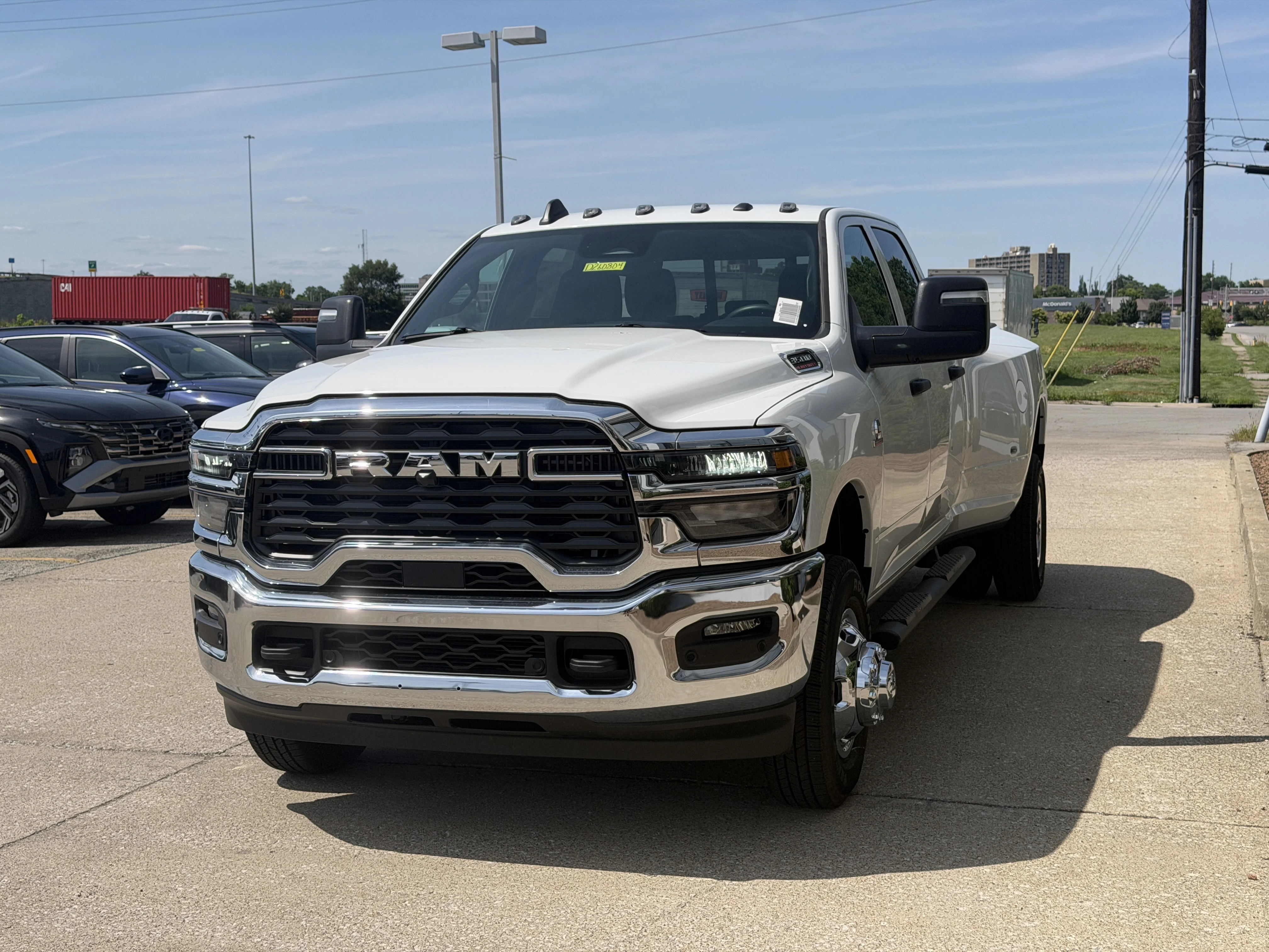 New 2026 Bright White Clear-Coat Exterior Paint RAM Tradesman image 18