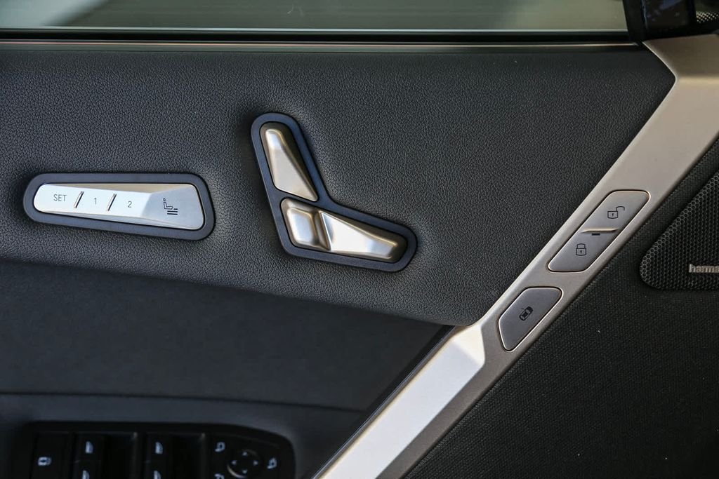 2025 BMW iX 50 - Photo 21