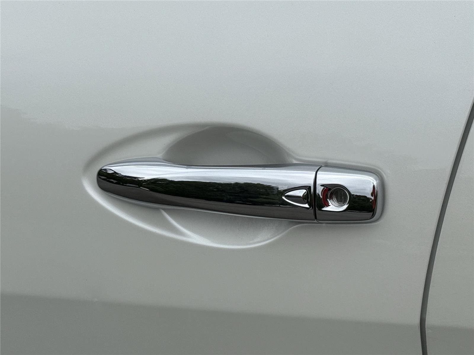 Used 2023 Pearl White Tricoat Nissan Platinum image 33