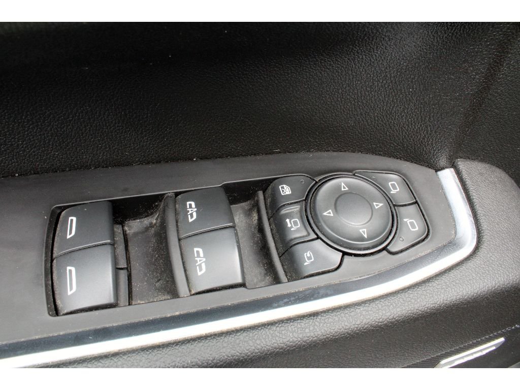 Used 2024 Summit White Chevrolet LTZ image 3