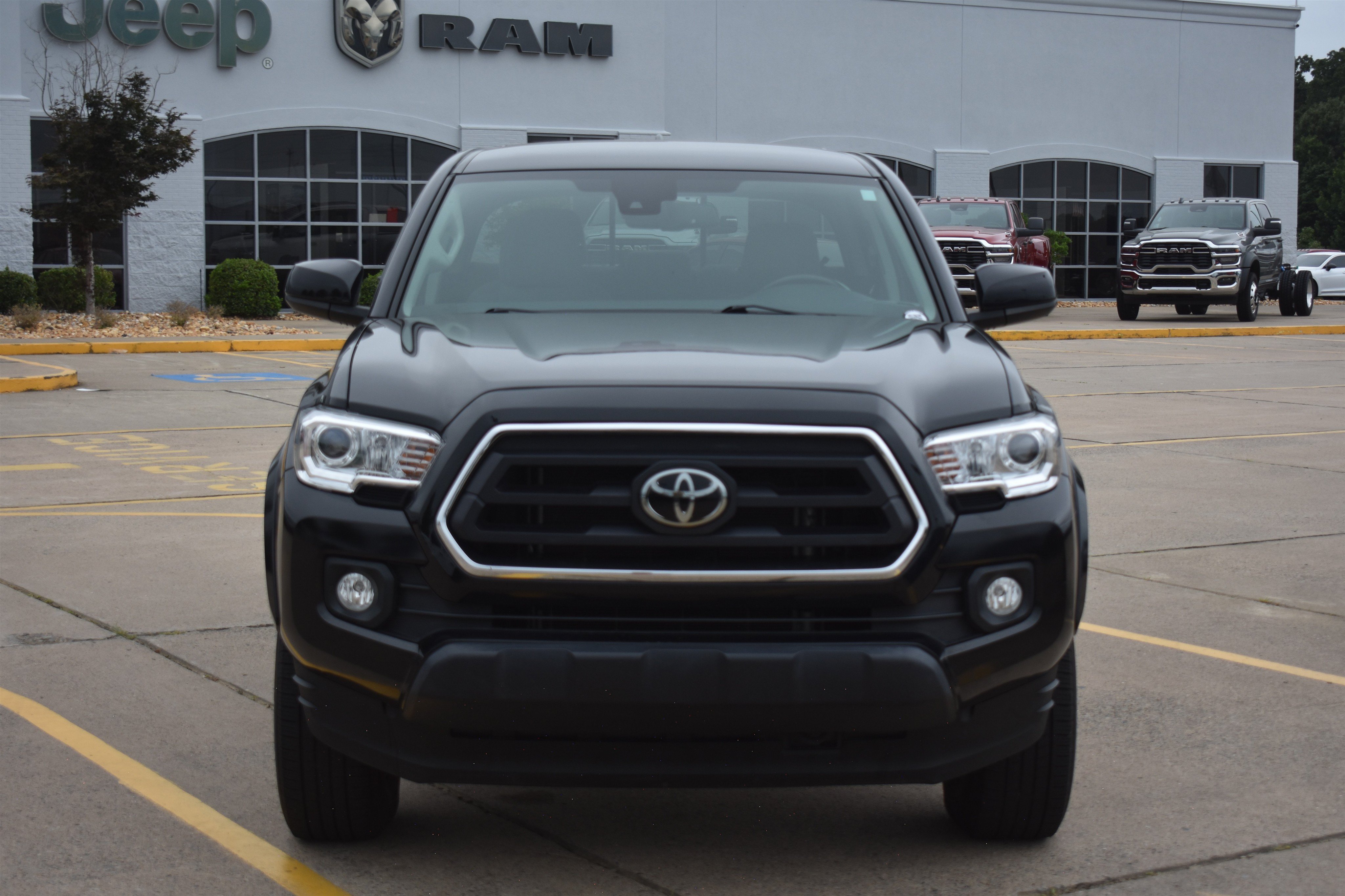 Used 2022 Black Toyota SR5 image 2