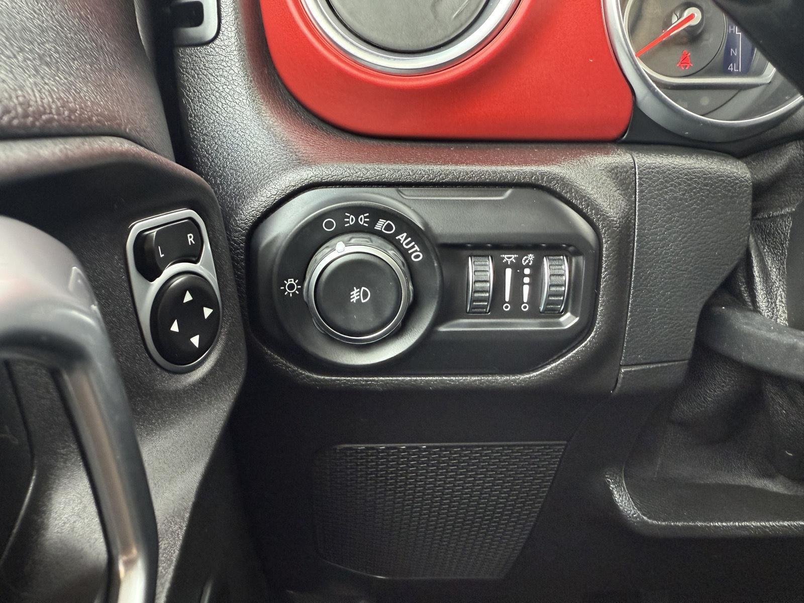 Used 2019 Granite Crystal Metallic Clearcoat Jeep Rubicon image 13