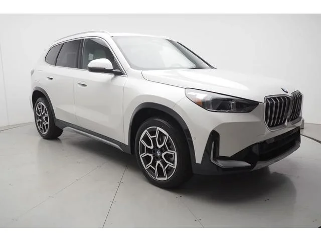 New 2027 Mineral White Metallic BMW xDrive28i image 2