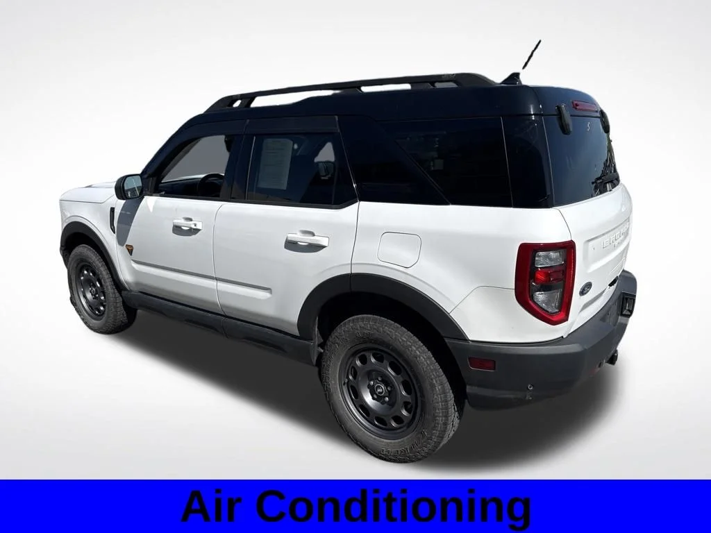 Used 2022 Oxford White Ford Badlands image 3