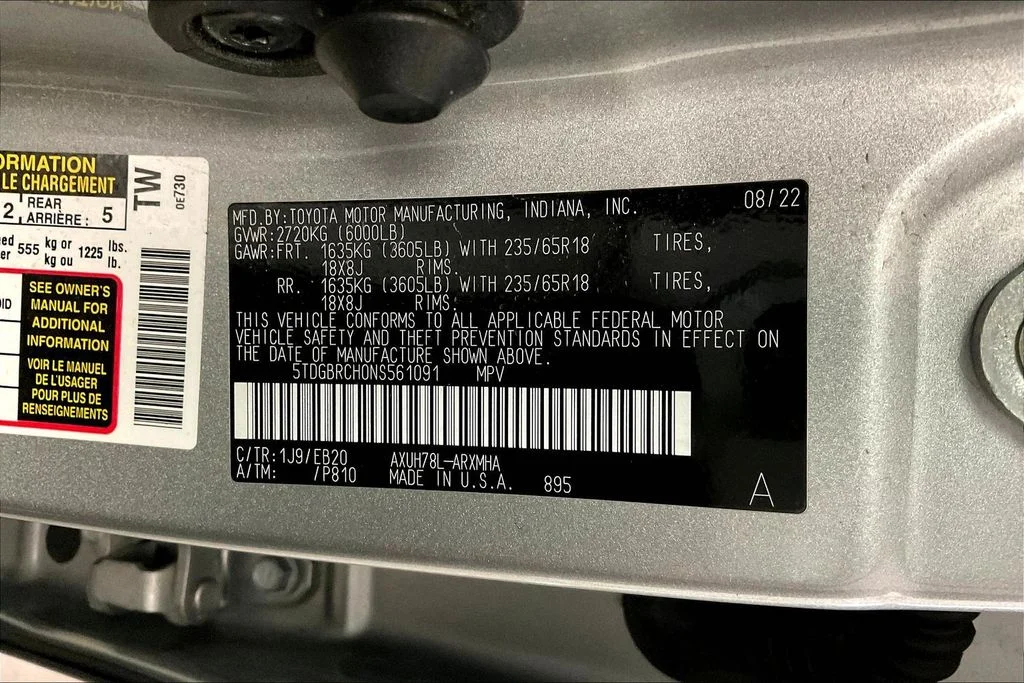Used 2022 Silver Toyota XLE image 40