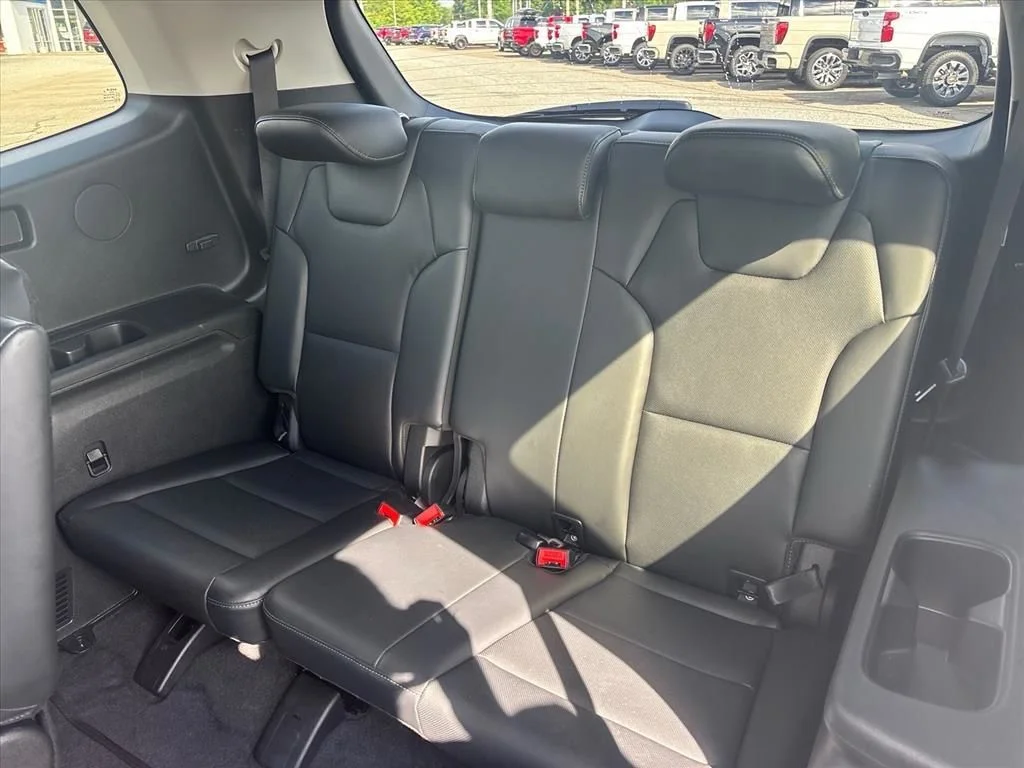 Used 2025 Silver Kia S image 14