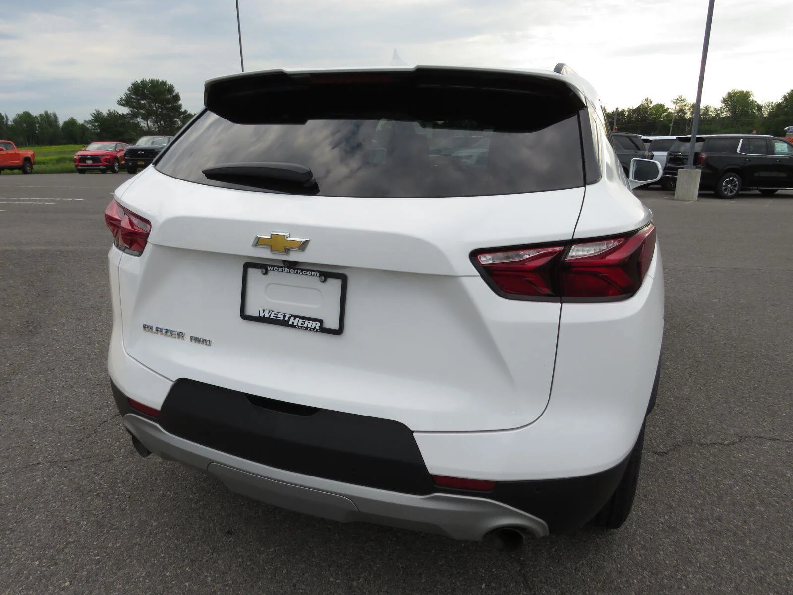 Used 2019 SUMMIT WHITE Chevrolet 4DR AWD LT image 7