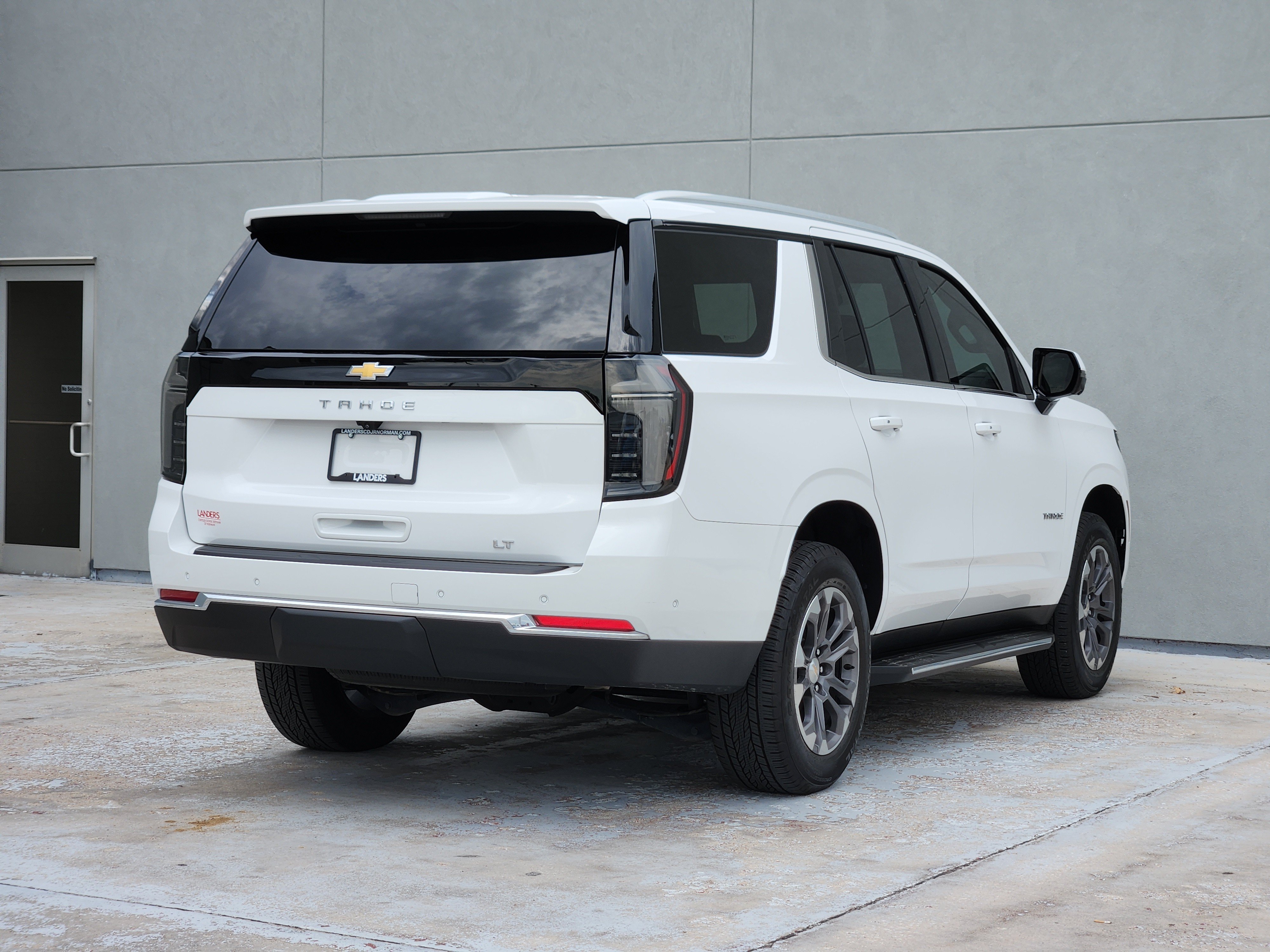 Used 2025 Summit White Chevrolet LT image 8
