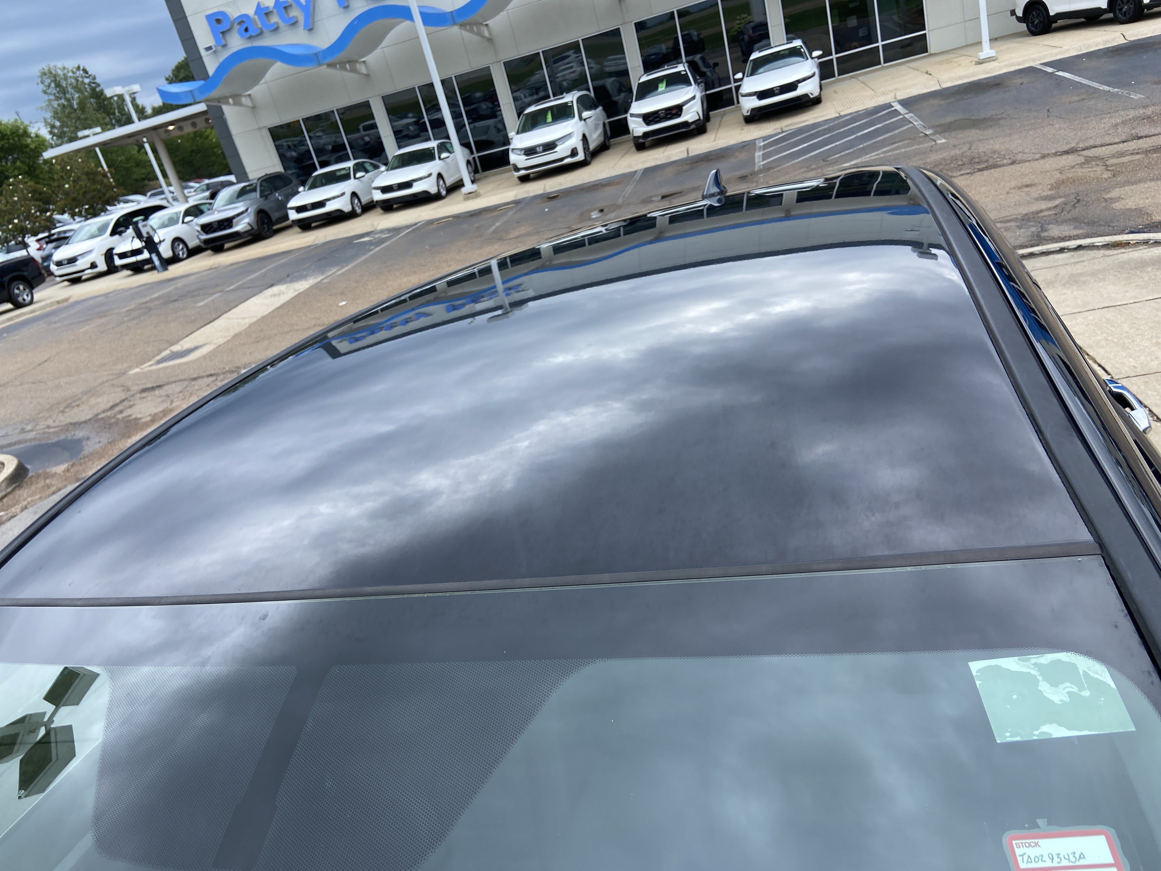 Used 2018 Crystal Black Pearl Honda LX image 28