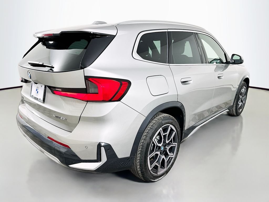 Used 2026 Space Silver Metallic BMW xDrive28i image 5