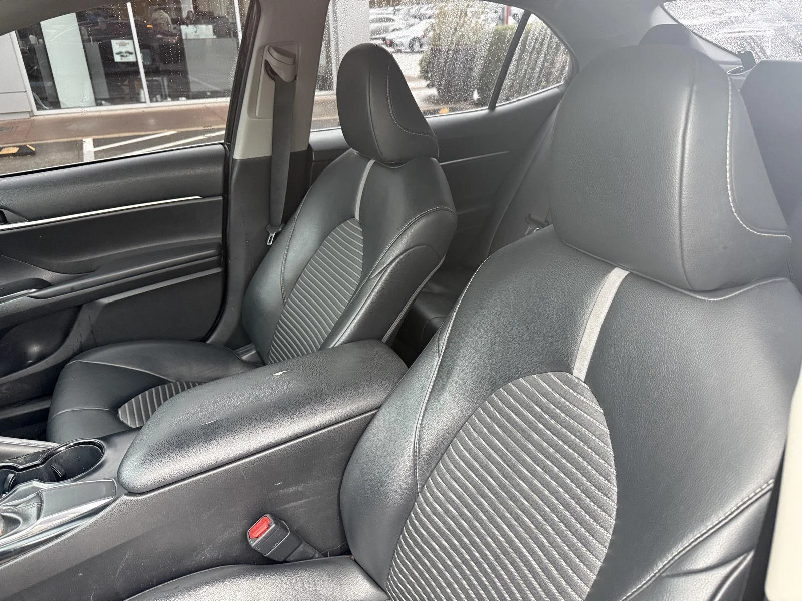 Used 2019 Midnight Black Metallic Toyota SE image 10
