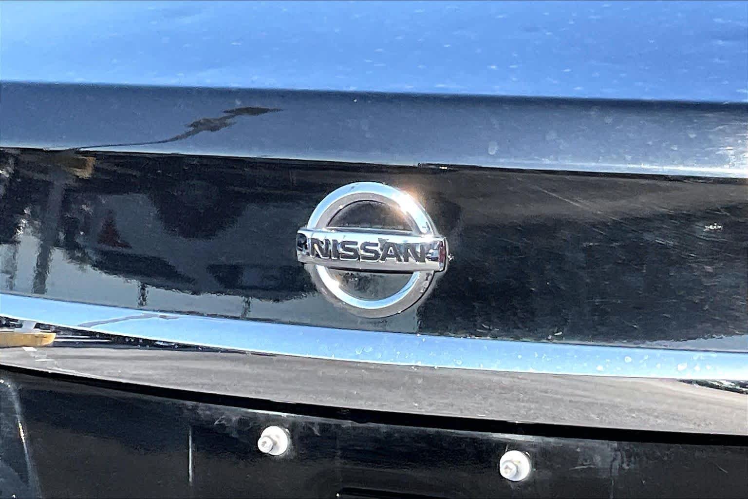 Used 2018 Super Black Nissan 2.5 S image 27