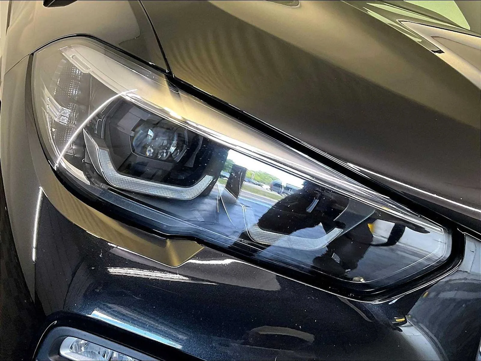Used 2020 Black Sapphire Metallic BMW xDrive40i image 12