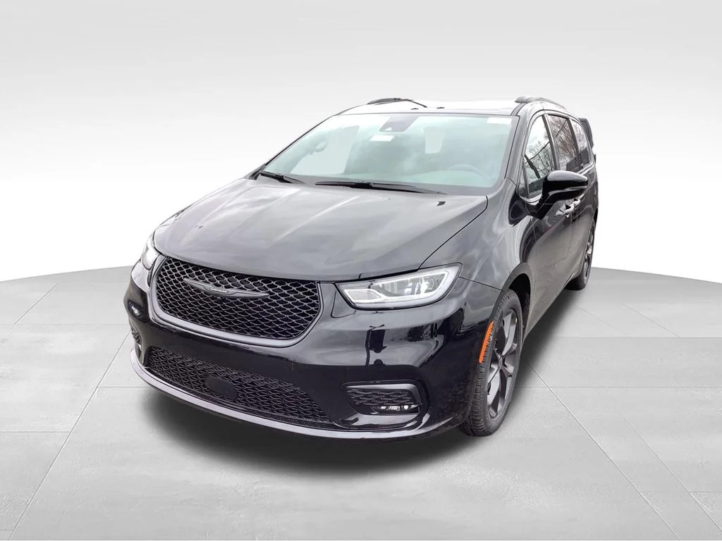 New 2026 Diamond Black Crystal Pearl-Coat Exterior Paint Chrysler Select image 7
