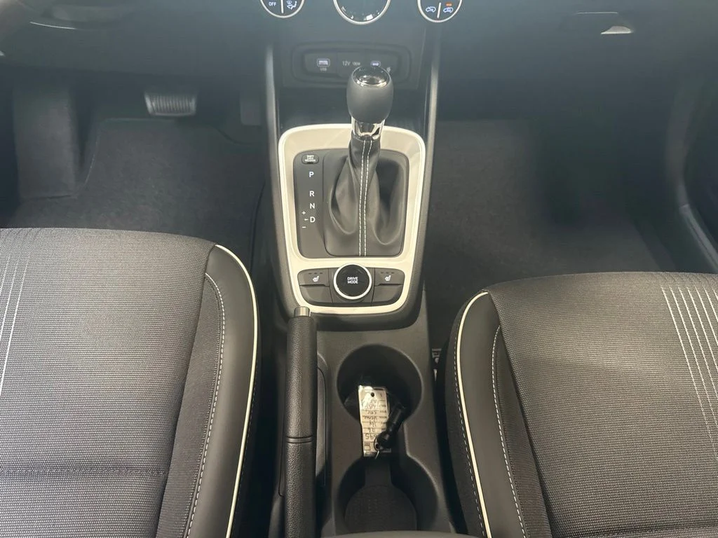 New 2026 Lunar White W/Black Roof Hyundai SEL image 15