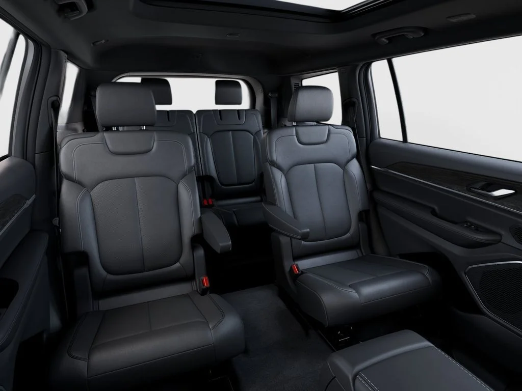 New 2026 Steel Blue Exterior Paint Jeep Limited Reserve image 17