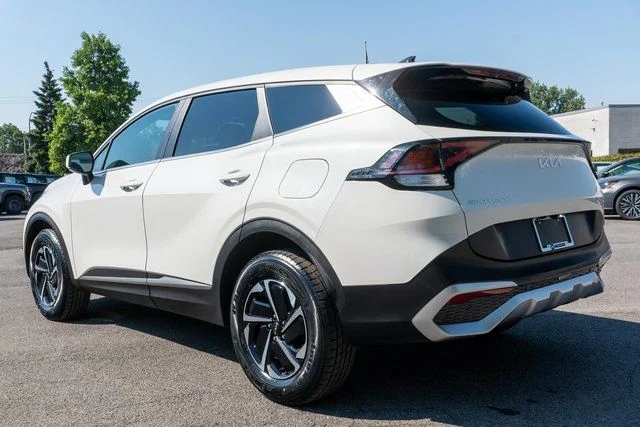 Used 2023 White Kia LX image 8