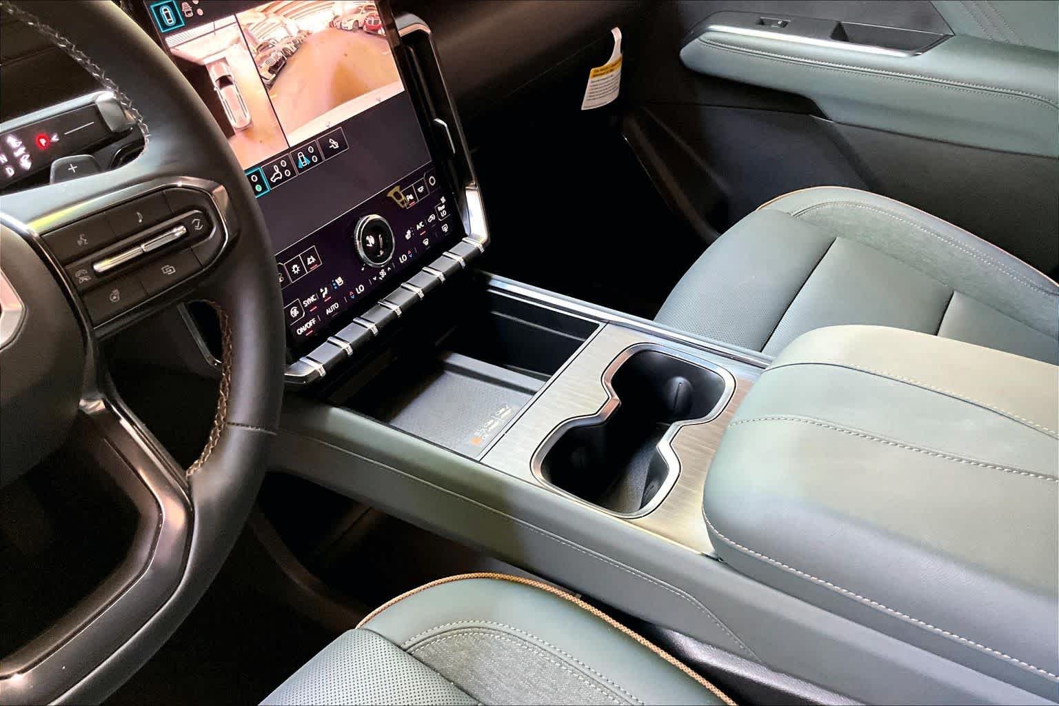 Used 2025 Summit White GMC AWD AT4 image 16