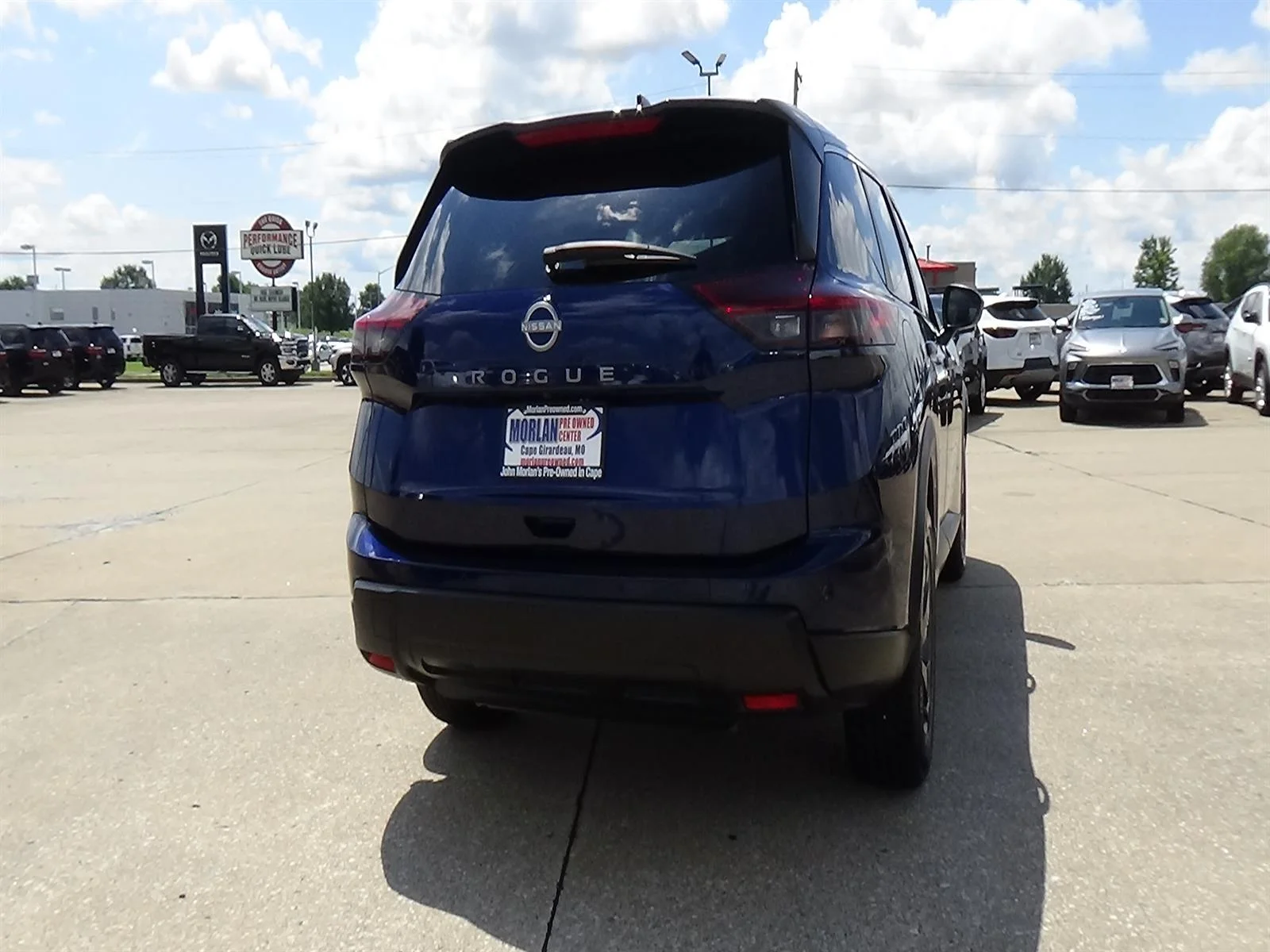 Used 2025 Deep Ocean Blue Pearl (rcj) Nissan SV image 5