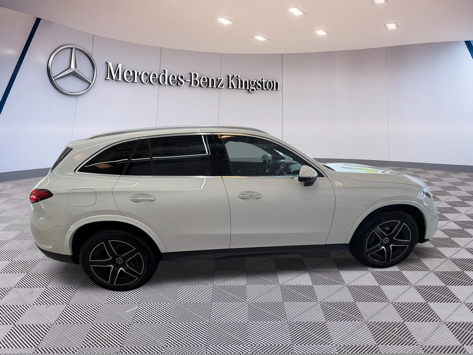 New 2026 White Mercedes-Benz GLC 300 4MATIC SUV image 4