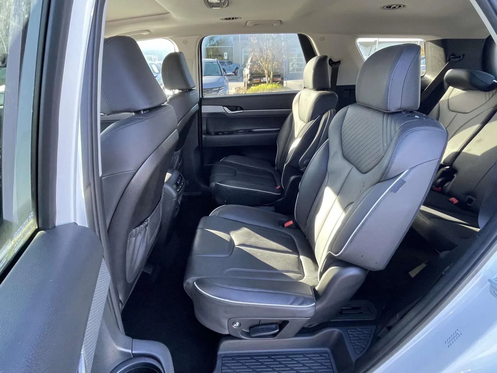 Used 2023 Hyper White Hyundai XRT image 3