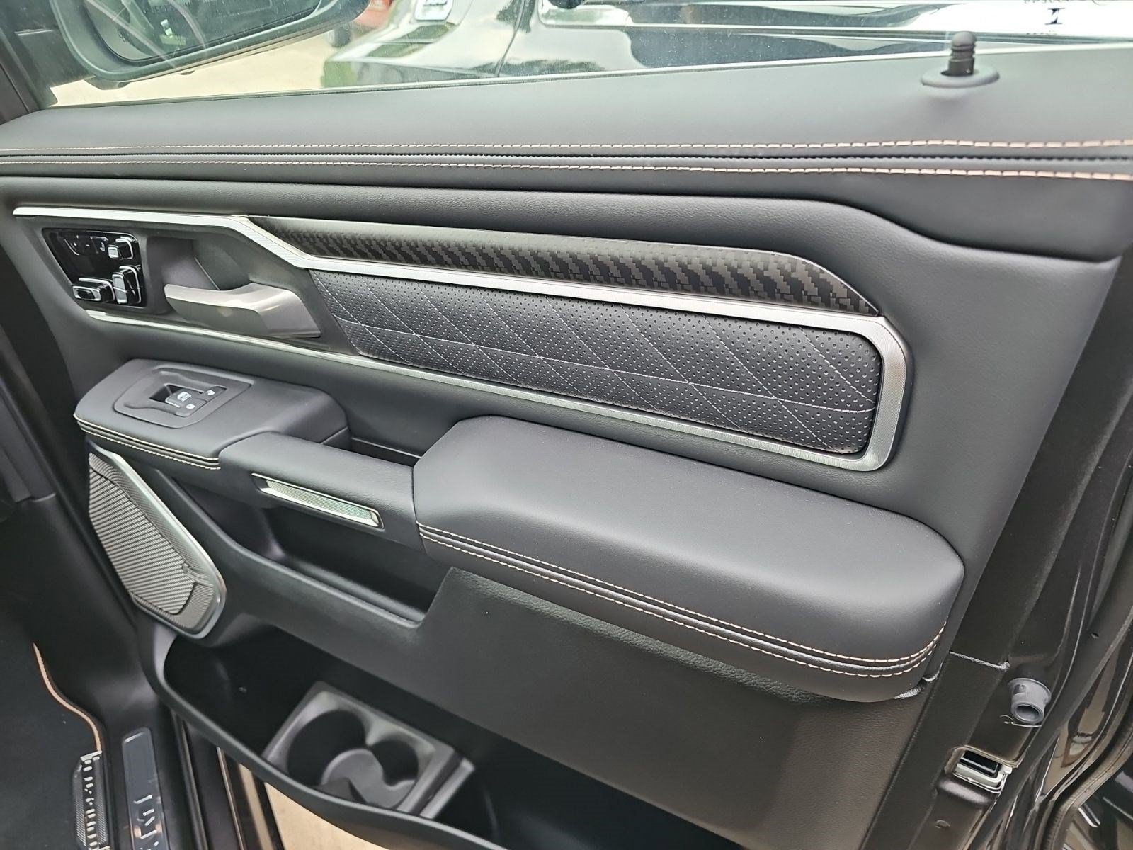 New 2026 Granite Crystal Metallic Clearcoat Ram Tungsten image 12